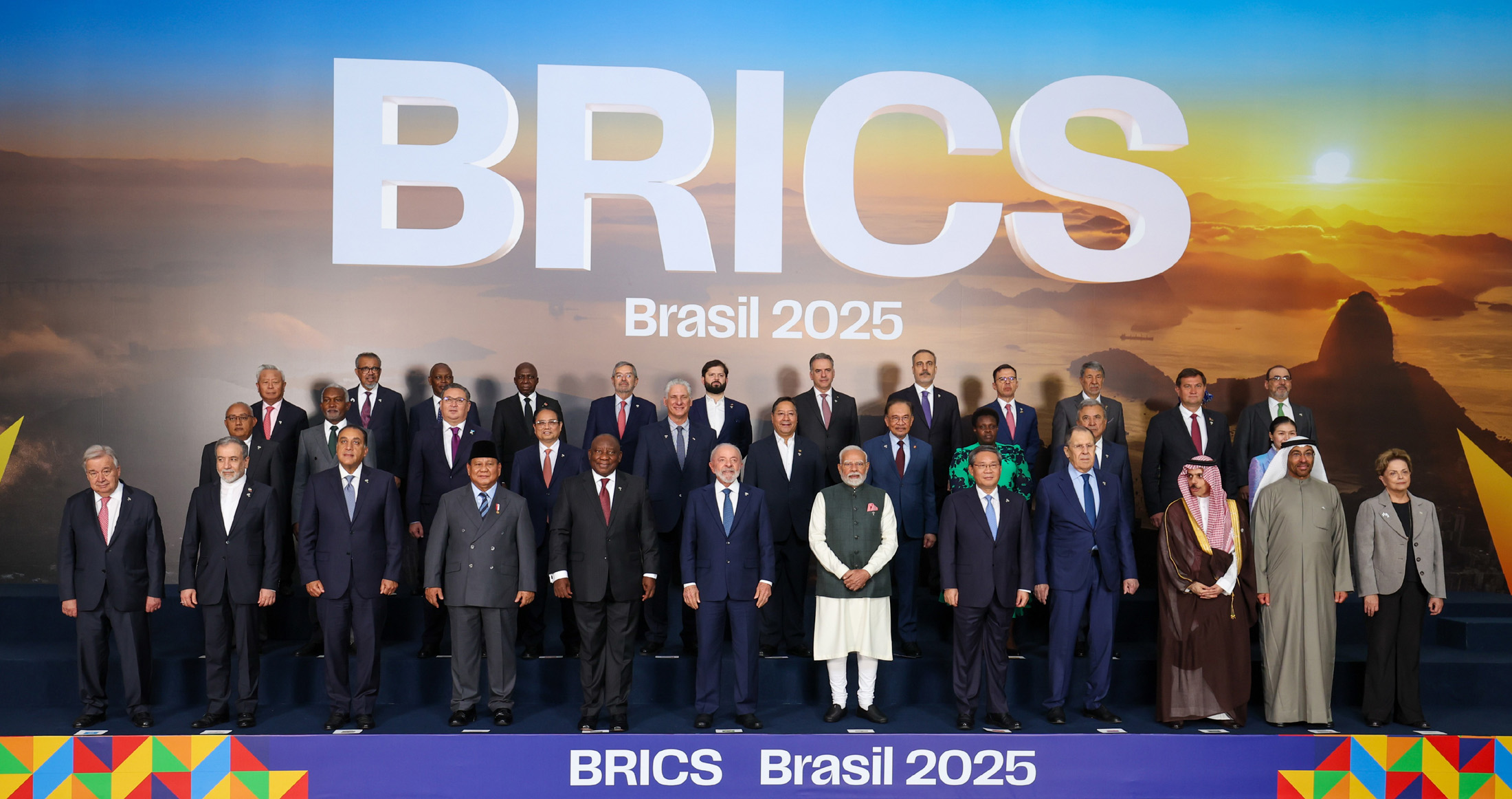 A construção do mundo multipolar e as ameaças do imperialismo em tempos de decadência do ocidente coletivo ampliado: desafios para o B do BRICS, por João Ricardo Dornelles