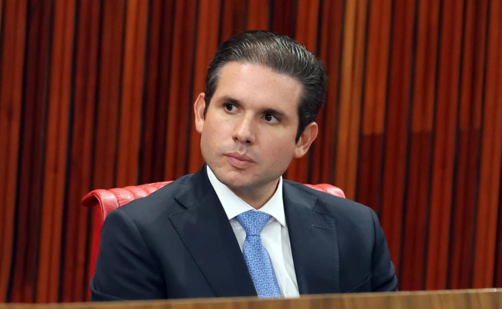 Pastor Henrique Vieira põe em evidência os bastidores de Brasília: Hugo Motta pode colocar em votação, ainda em julho, a anistia para os golpistas do 8 de janeiro