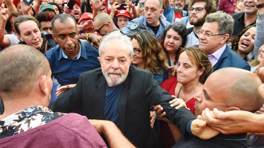 Desde a posse cercado por fora, minado por dentro, Lula encontrou as saídas. 