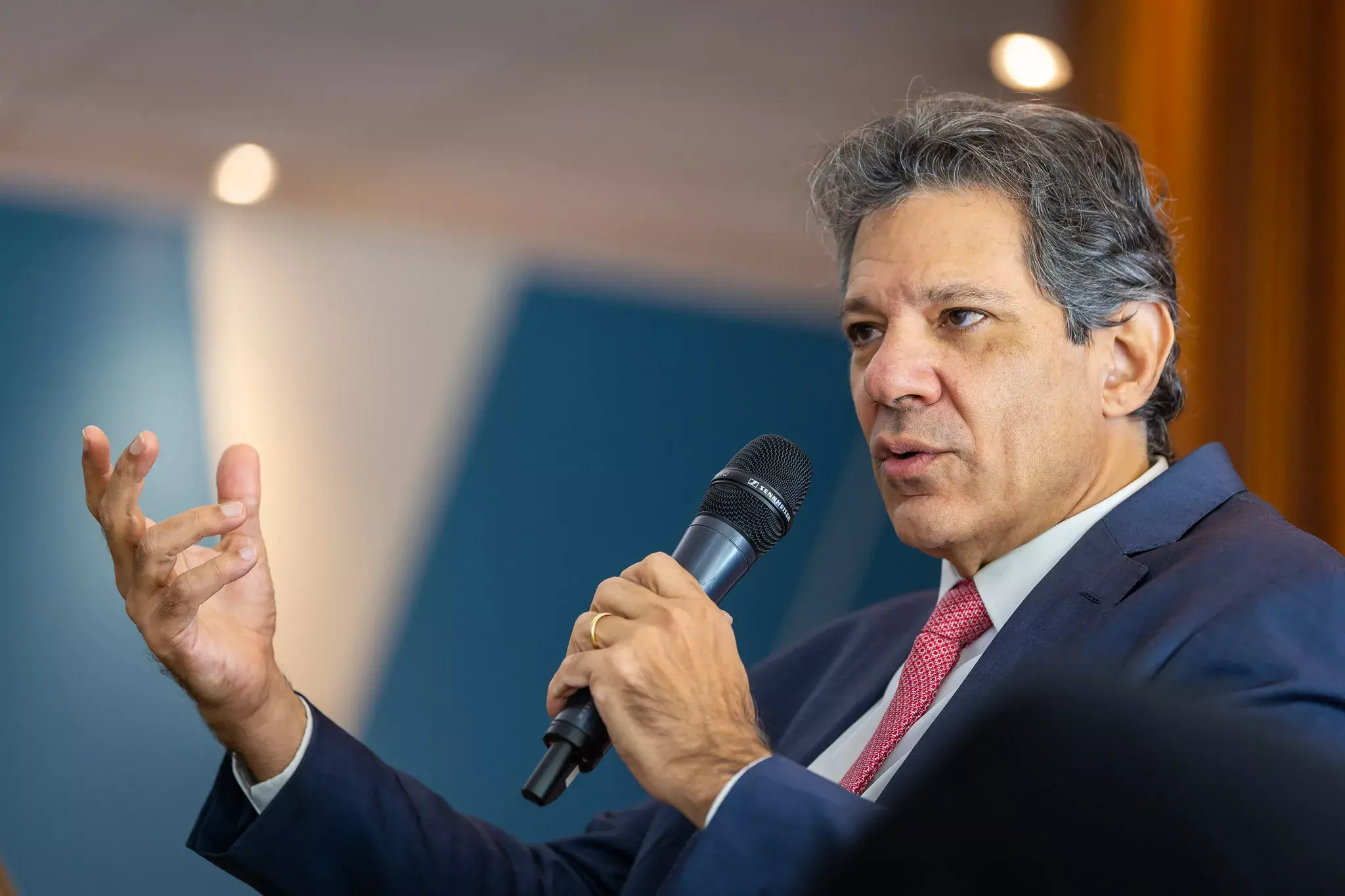 Vídeo: Haddad desmonta farsa de Bolsonaro sobre o BPC