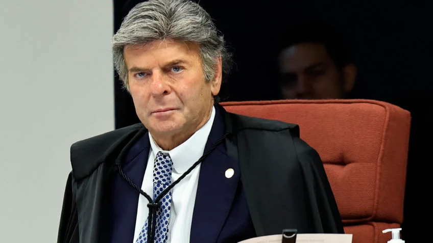 A peruca da discórdia institucional na Suprema Corte