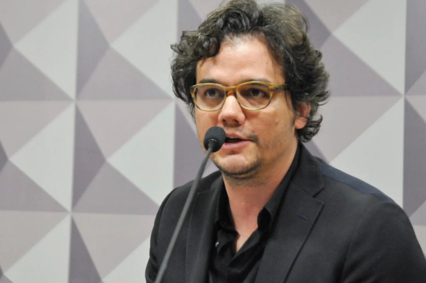 Bolsonarismo se constitui numa ideologia assumidamente antipatriótica e sabuja do imperialismo estadunidenses. É necessário tratá-la como inimiga do Brasil
