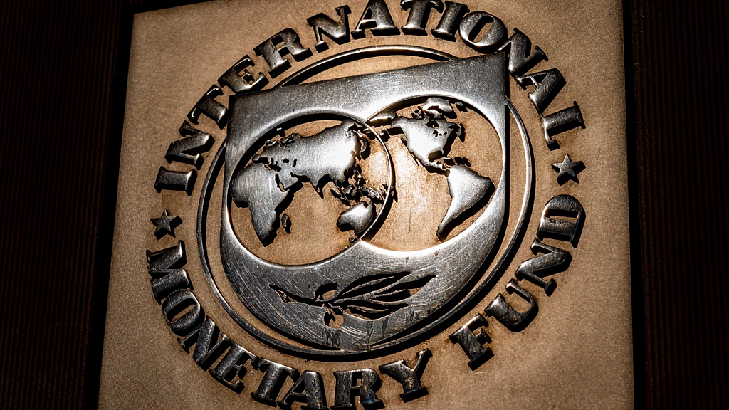 Estados Unidos deverão rivalizar em dívida com os países europeus mais endividados, diz FMI