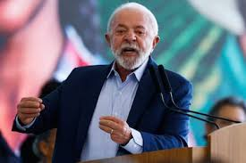 Lula sobe o tom e diz que sociedade brasileira não pode ficar quieta com derrota do IOF