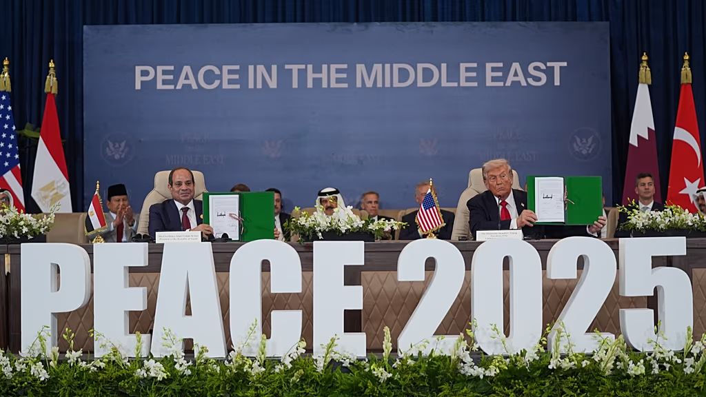 No Egito líderes mundiais oficializam o acordo de paz entre Israel e Hamas
