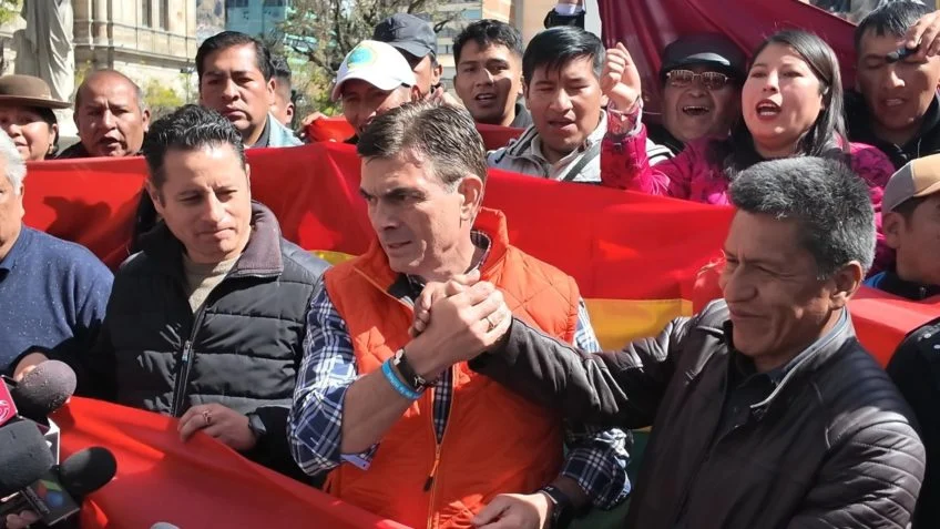 Rodrigo Paz de centro-direita é eleito presidente da Bolívia