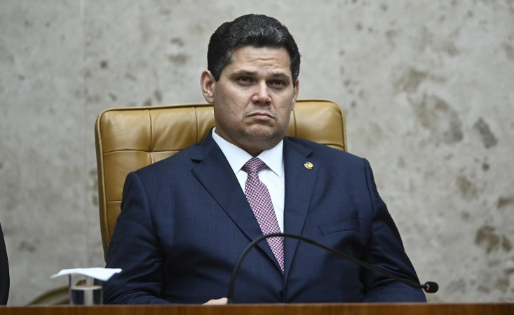 O Camaleônico presidente do Senado