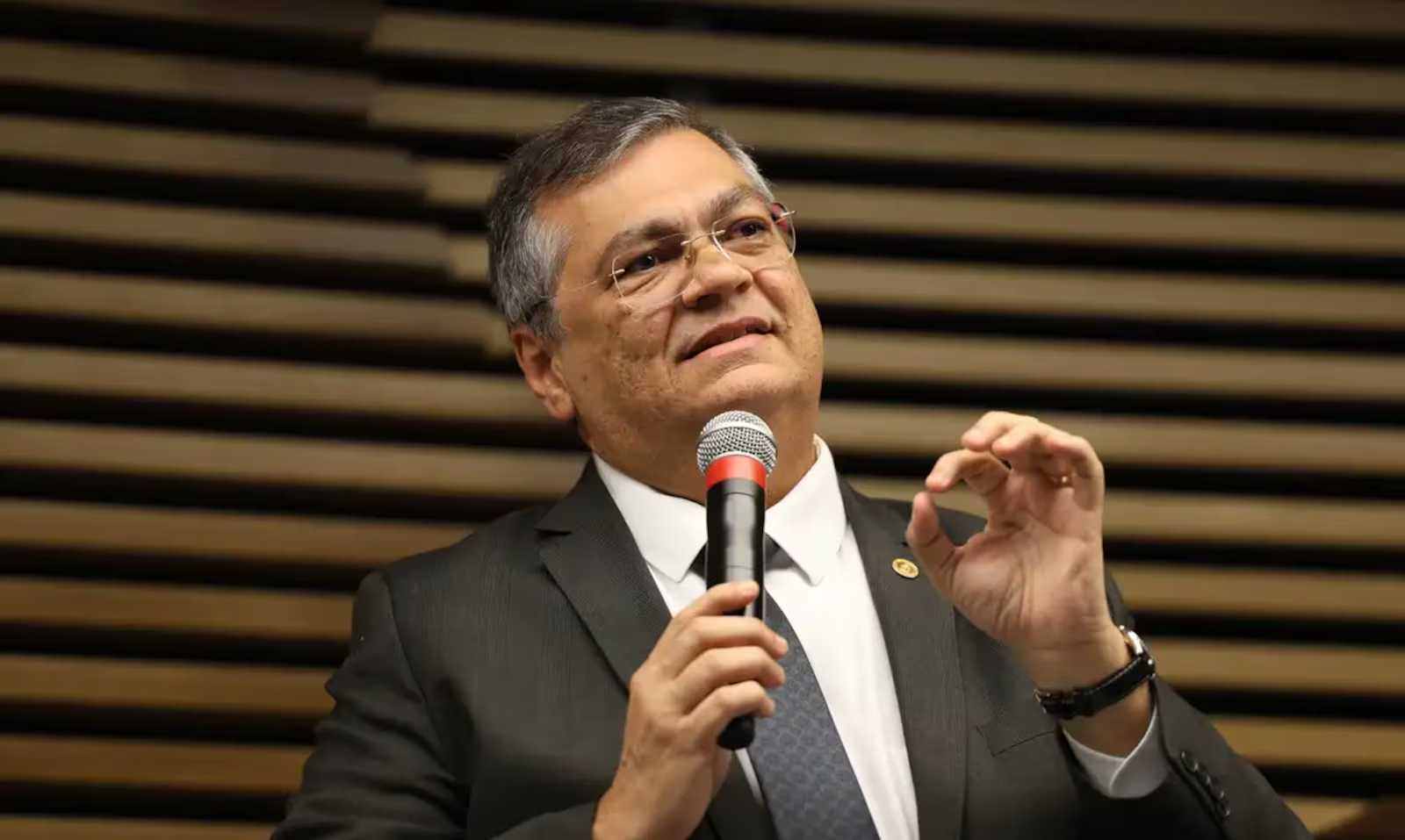 Flávio Dino relatará habeas corpus que tenta revogar prisão domiciliar de Bolsonaro