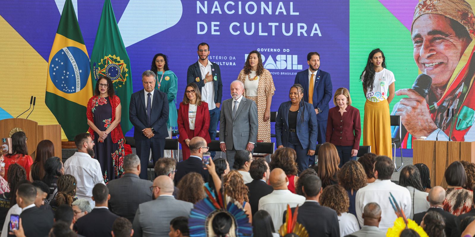 Lula envia Plano Nacional de Cultura ao Congresso e defende “guerrilha democrática cultural”