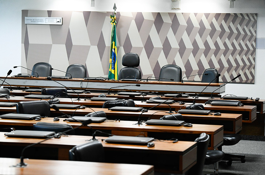 CCJ do Senado aprova fim da escala 6×1 e prevê jornada de 36h semanais