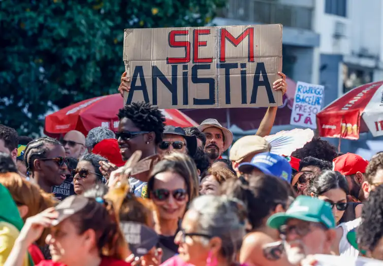 “Congresso inimigo do povo”: manifestações tomam as ruas do Brasil contra PL da Dosimetria, anistia a golpistas e retrocessos democráticos