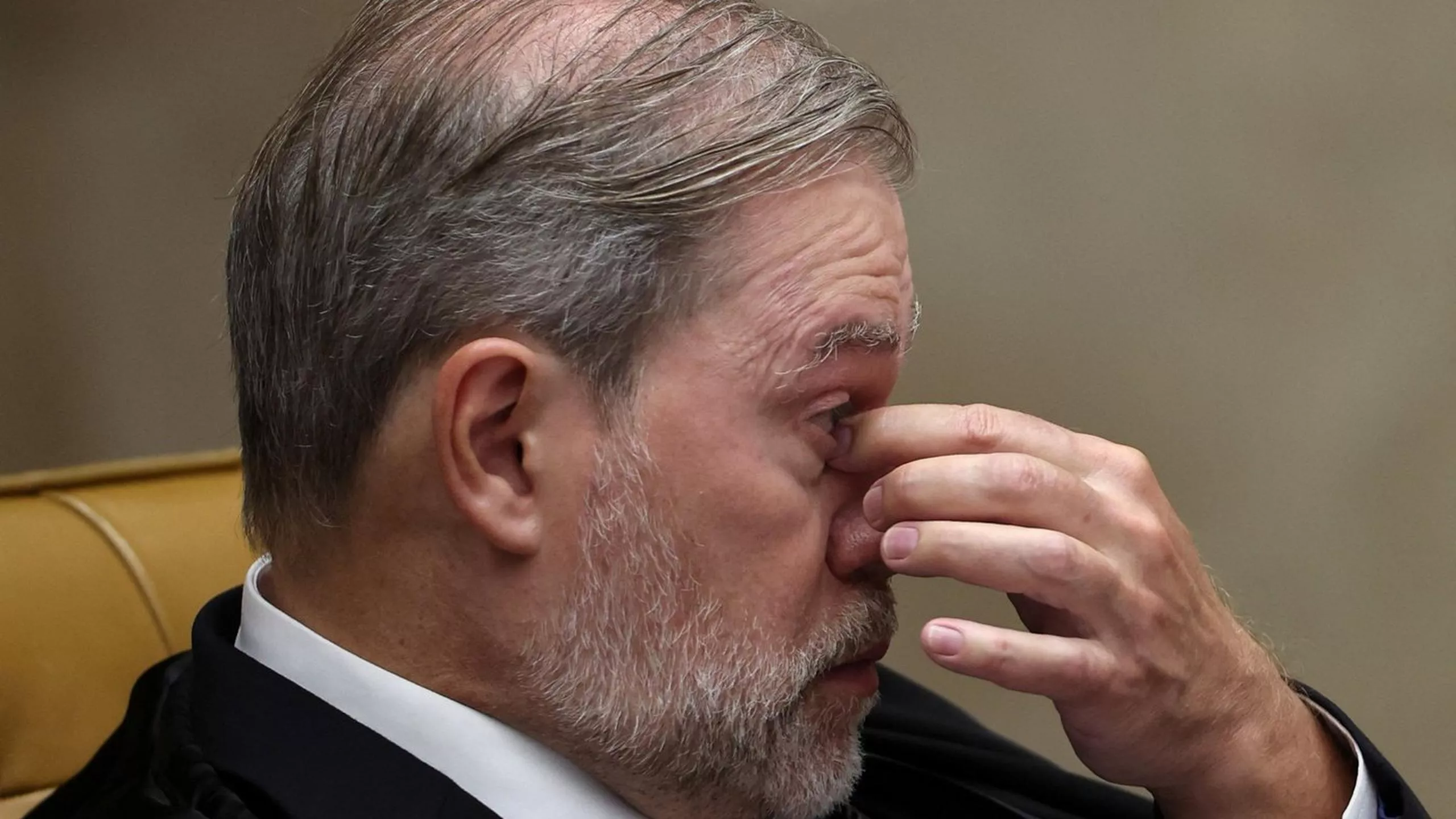 Esta entrevista do Rui Costa é pura nitroglicerina. Devemos ter um olhar de lupa nesta conjutura.