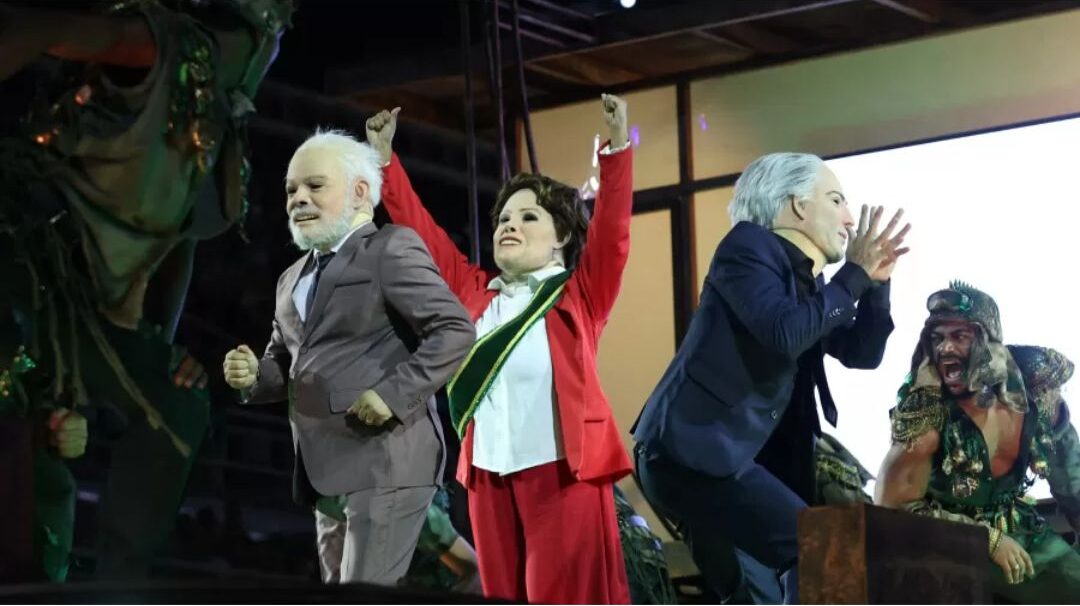 Escola que homenageou Lula dispara na preferência do público