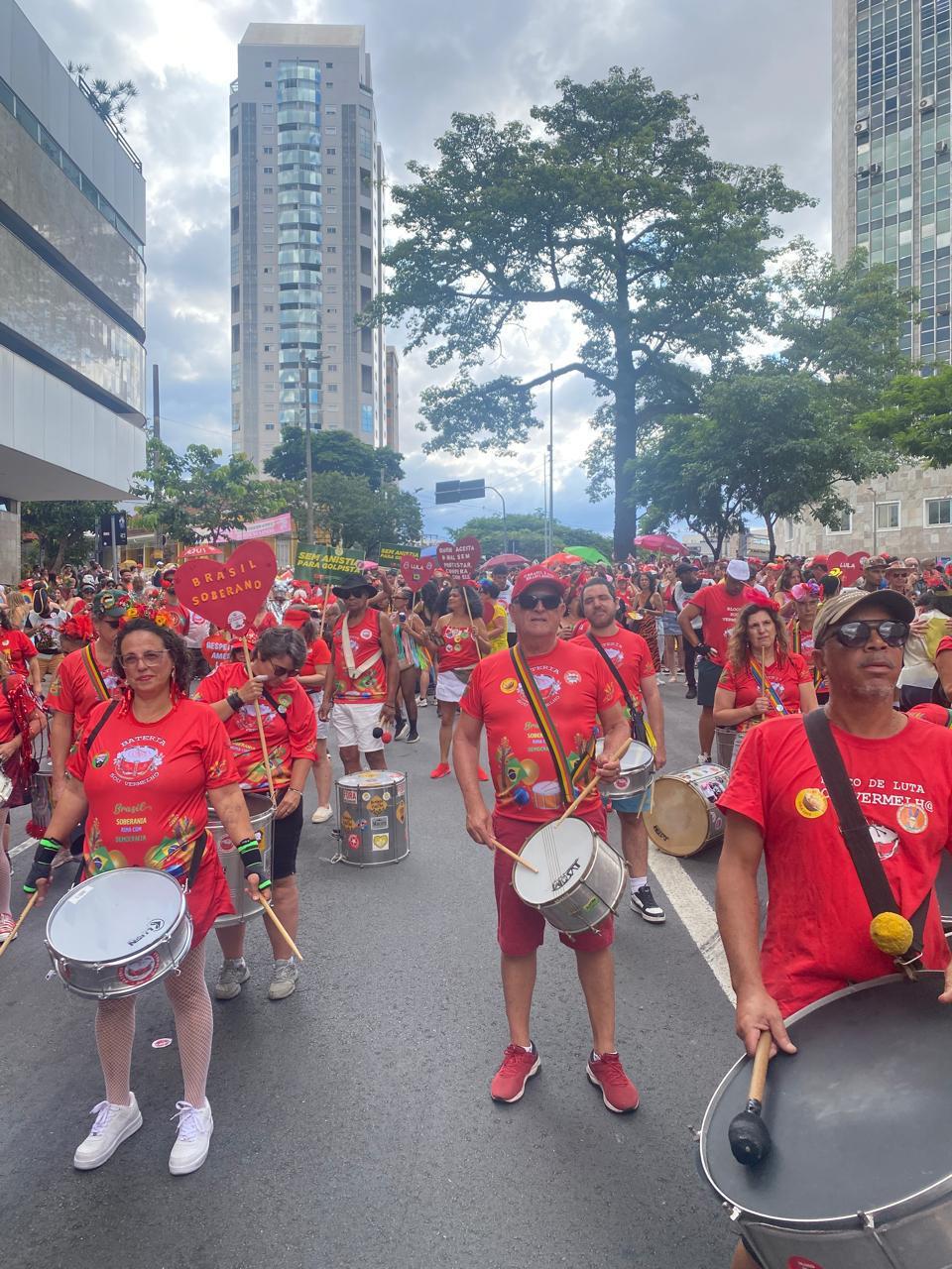 Ontem um Mar Vermelho, com o bloco mais vermelho de BH👏🏼👍🏼