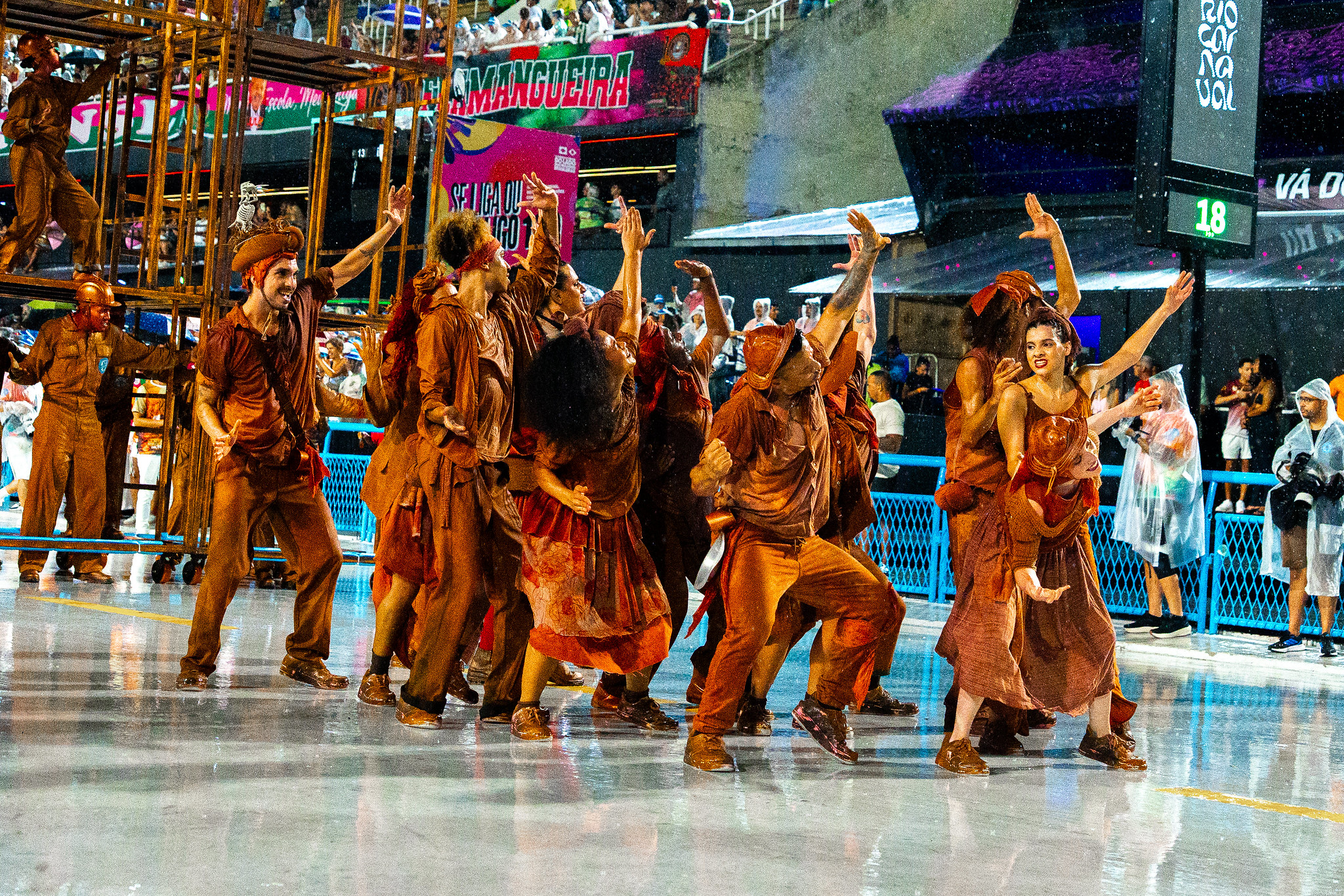 A Acadêmicos de Niterói começa essa mensagem agradecendo, de coração aberto, à sua comunidade.