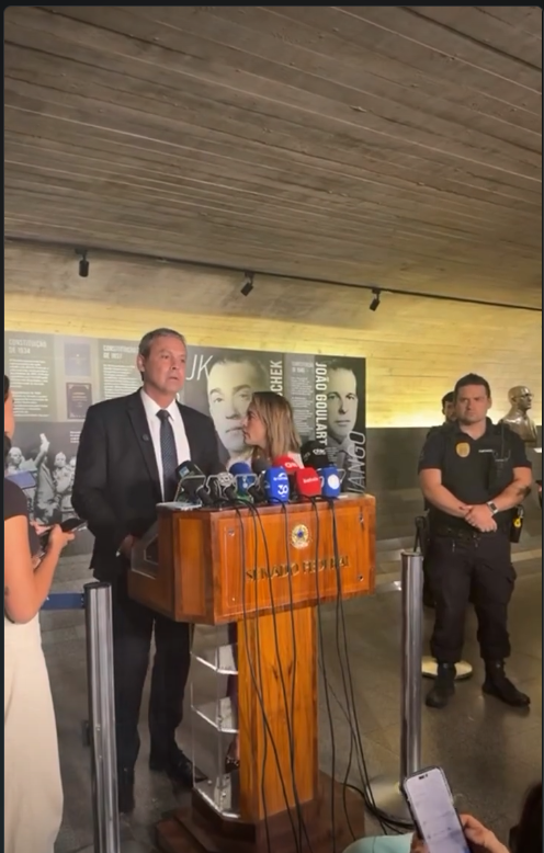 Congresso inimigo do povo e imoral