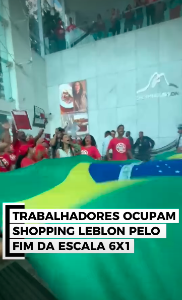 TRABALHADORES PROTESTAM AGORA NO SHOPPING LEBLON NO RIO DE JANEIRO PELO FIM DA ESCALA 6X1