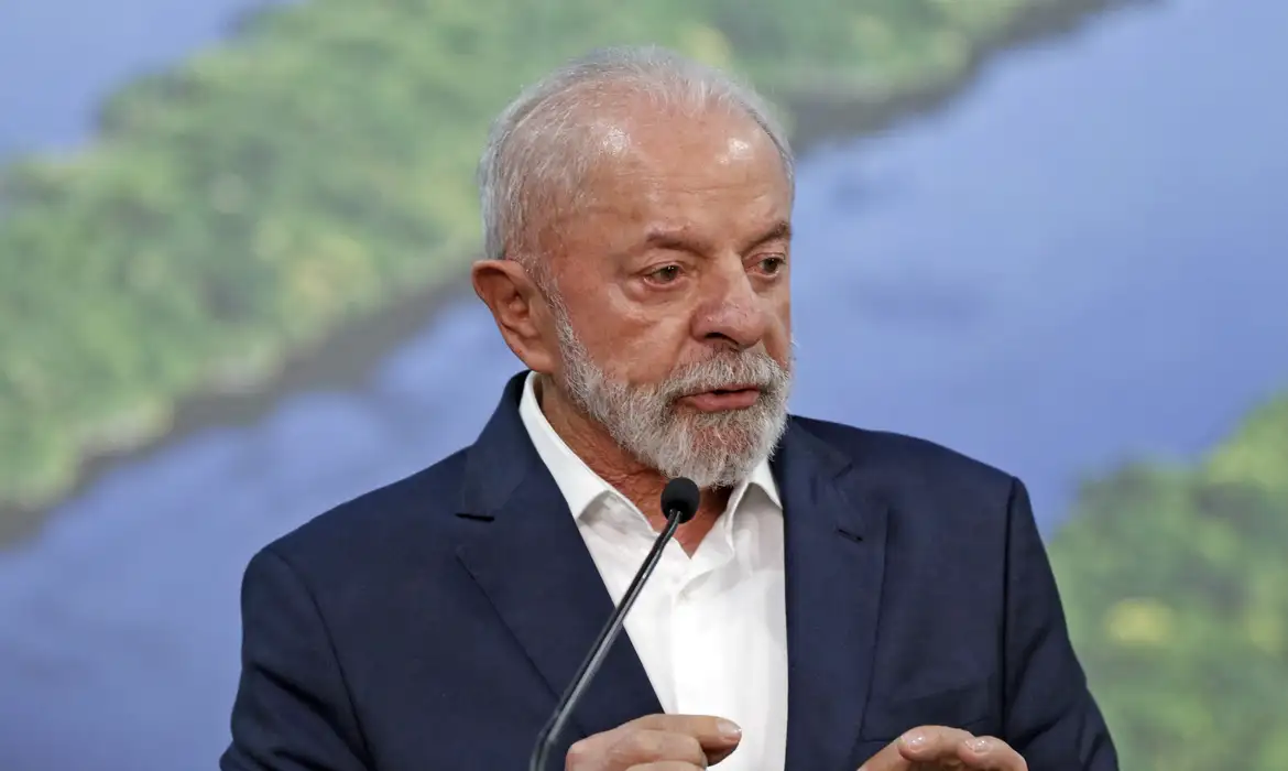 Aulas. Sobre democracia, soberania, extremismo. Um basta aos senhores da guerra