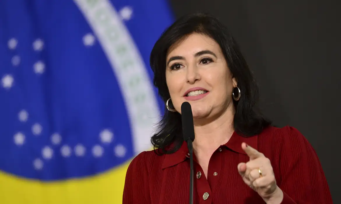 Simone Tebet mostra quem é Flávio Bolsonaro