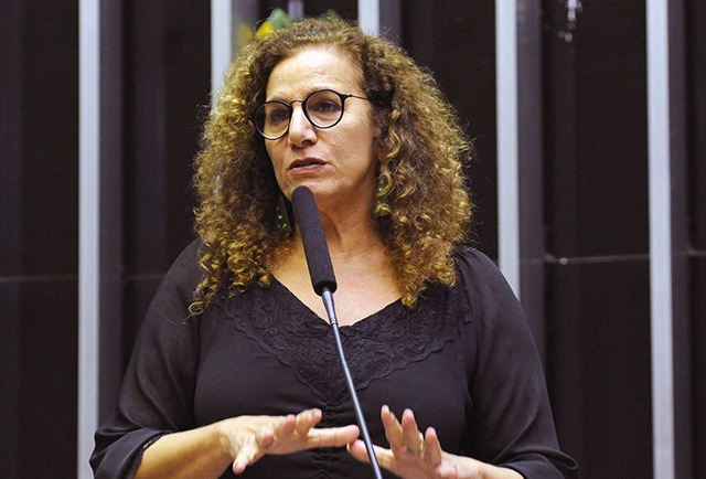 Jandira Feghali explica crise no STF