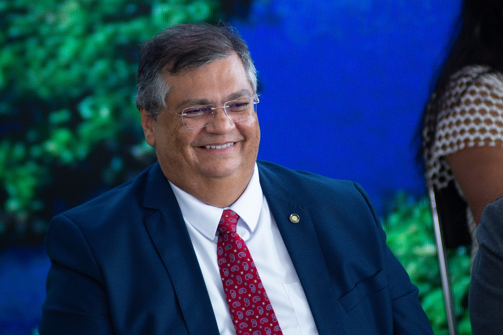 Dino manda indireta para Mendonça por se achar um “ungido de Deus”