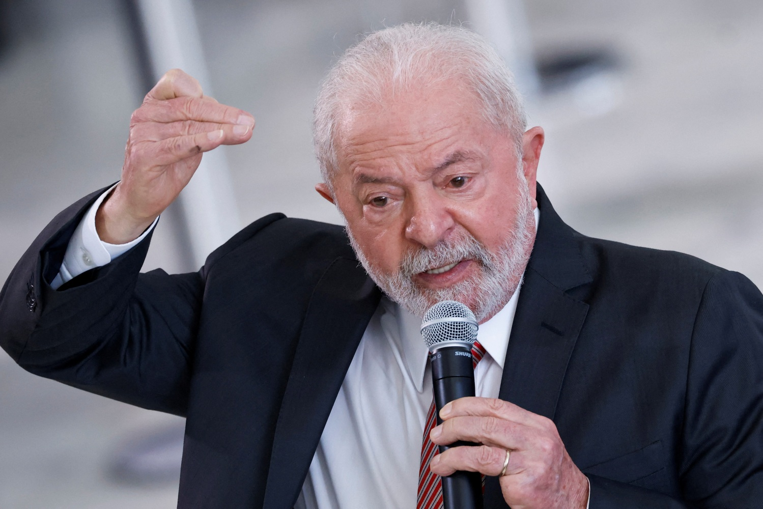 Lula mostra que investir em educação é mais barato do que construir cadeias