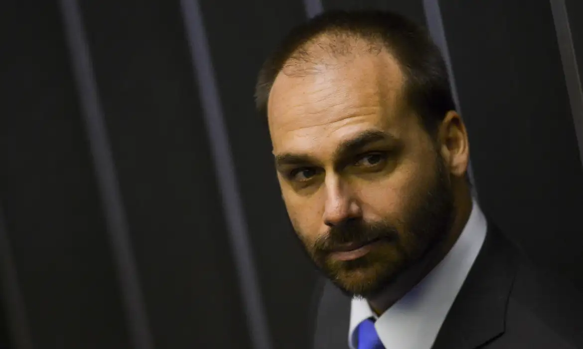 Eduardo Bolsonaro se reúne com governo Trump após suspensão de julgamento no STF