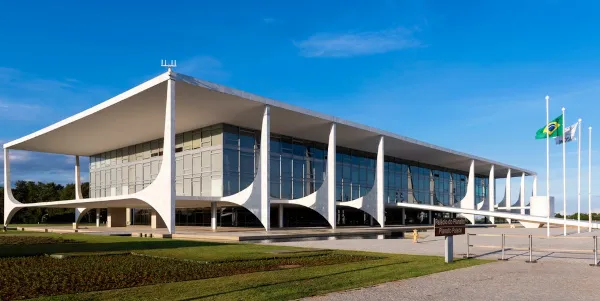 Planalto avalia risco de intervenção dos EUA após críticas ao combate ao PCC e CV