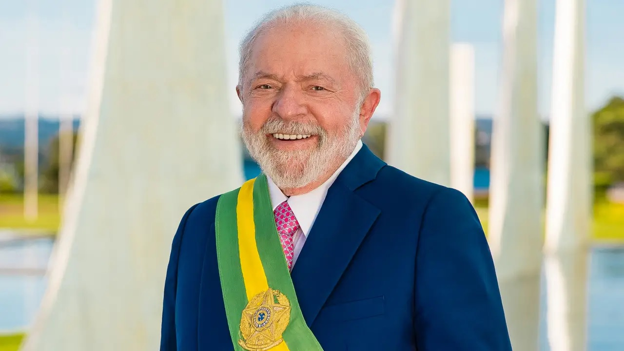 Pesquisa AtlasIntel aponta Lula com 46,3% dos votos válidos no 1º turno; Flávio Bolsonaro tem 43,9%