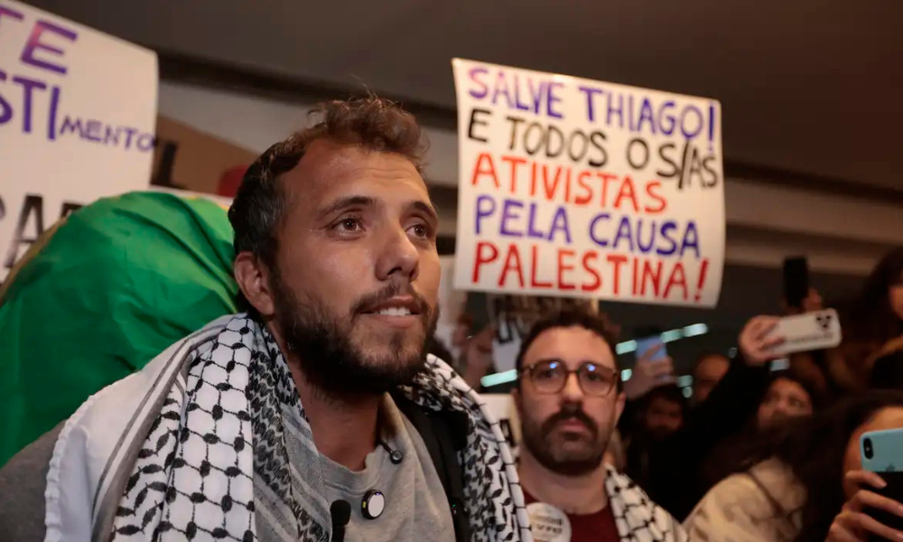 Thiago Ávila faz ato pró-Palestina em São Paulo e critica Netanyahu e Trump