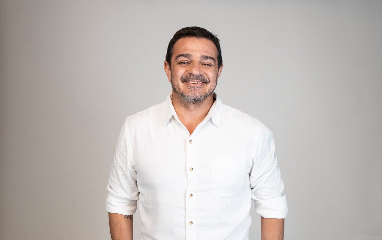 Subserviência ou Soberania: Elias Jabbour aponta que projeto de Flávio Bolsonaro entrega o país aos EUA, em contraponto à política altiva de Lula