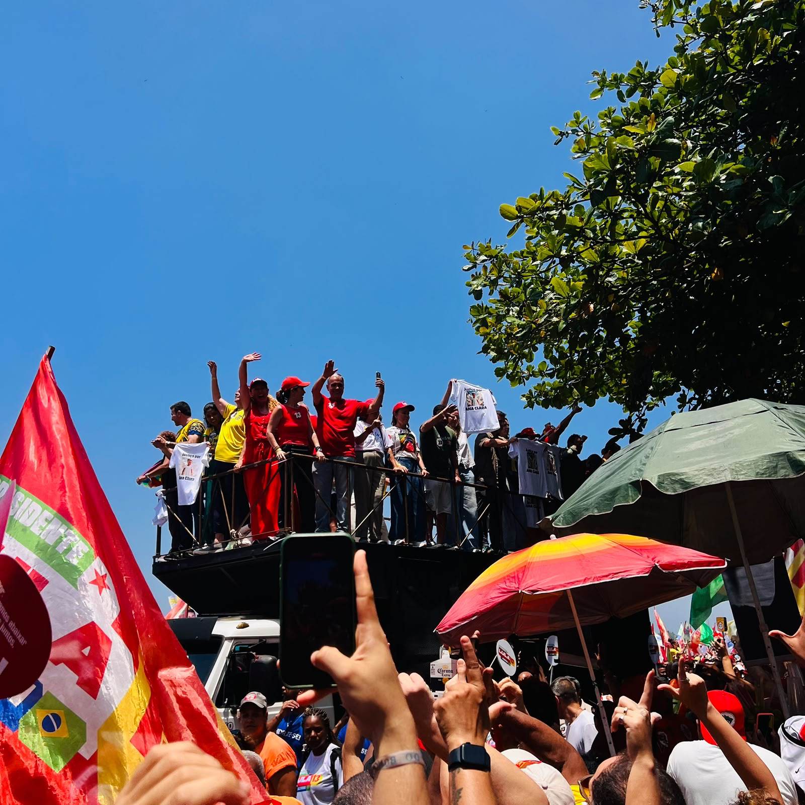Copacabana lotada pela reeleição de Lula lutando pela democracia